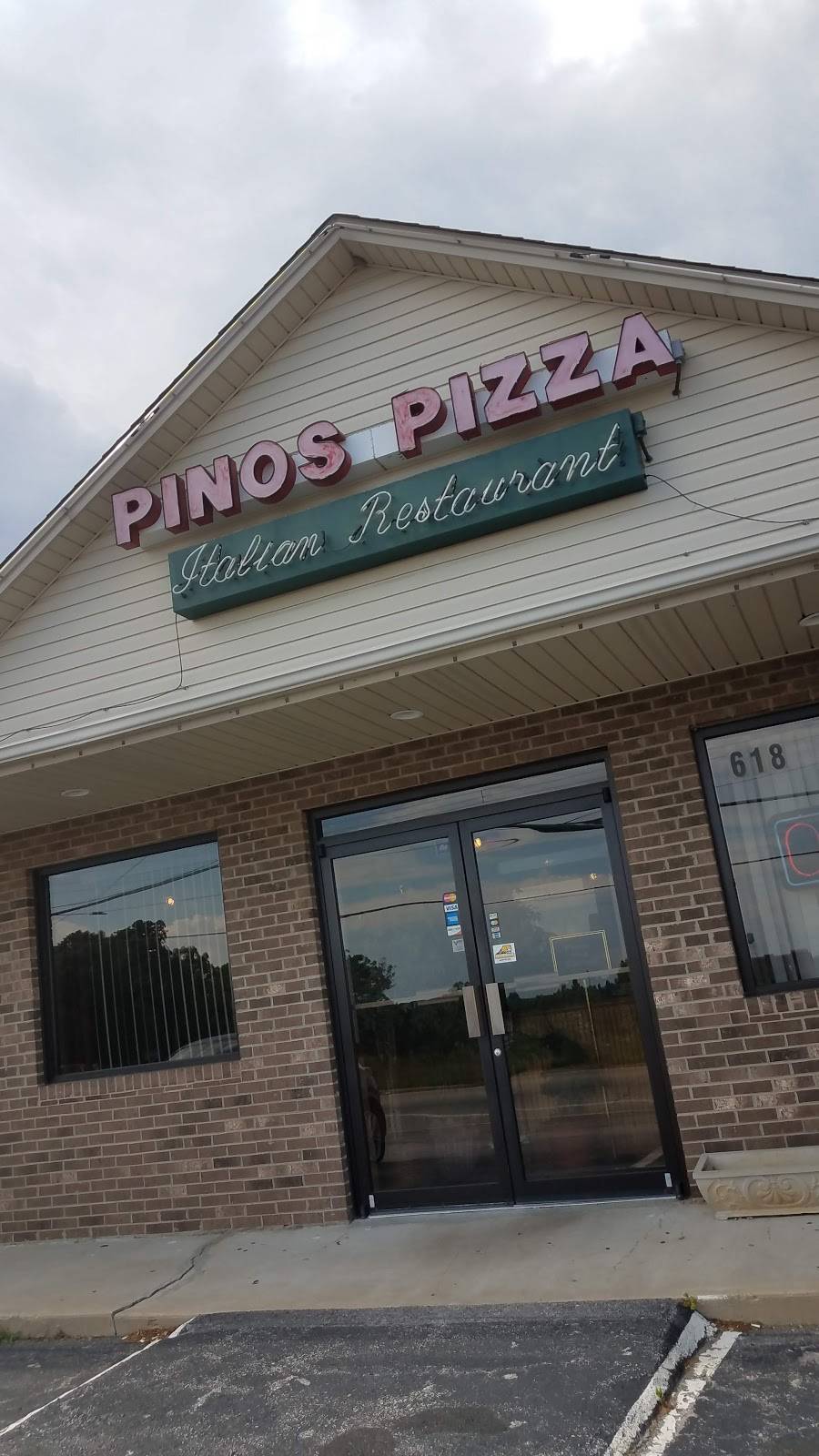 Pinos Pizza Italian Restaurant | restaurant | 618 Westover Dr, Danville, VA 24541, USA | 4347927466 OR +1 434-792-7466