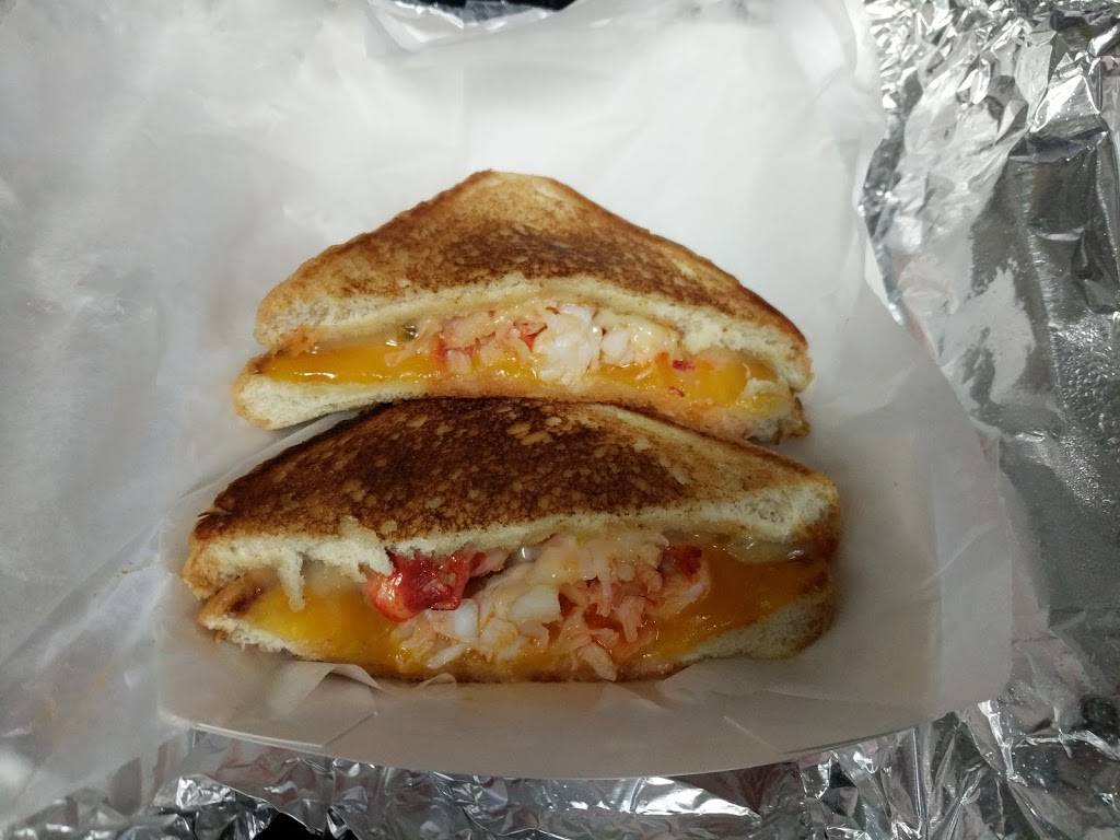 Cousins Maine Lobster | restaurant | 1449 W Loop S, Houston, TX 77027, USA | 8323716014 OR +1 832-371-6014