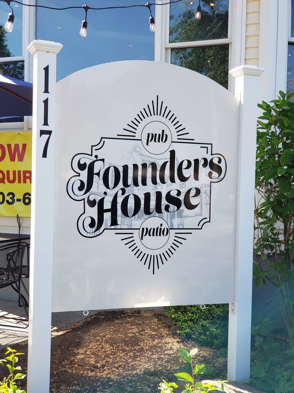 Founders House Pub & Patio | restaurant | 117 Broad St, Milford, CT 06460, USA | 2036932912 OR +1 203-693-2912