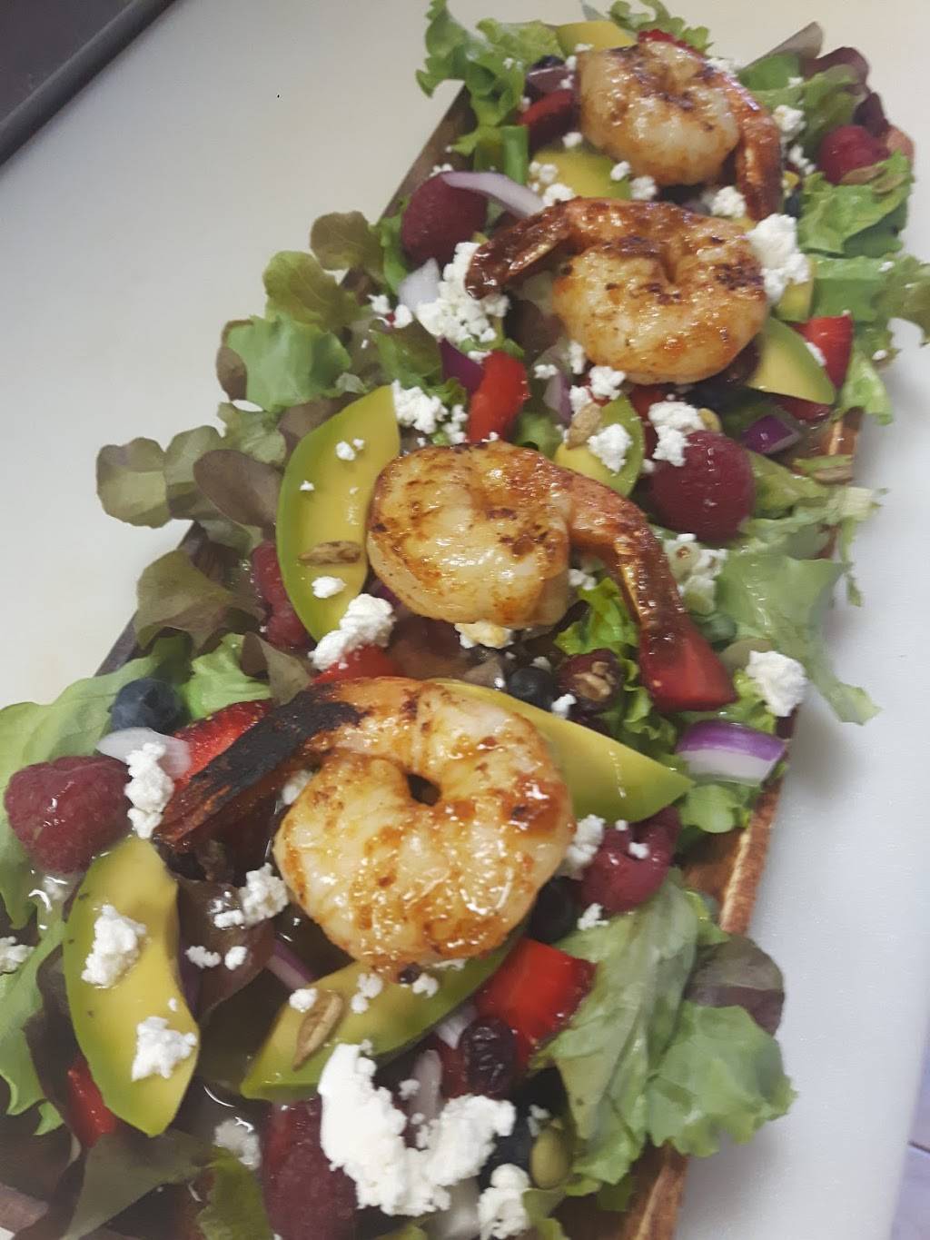 Dockside On The Cove | restaurant | 466 Tisdelle Dr, Tilbury, ON N0P 2L0, Canada | 5196823000 OR +1 519-682-3000