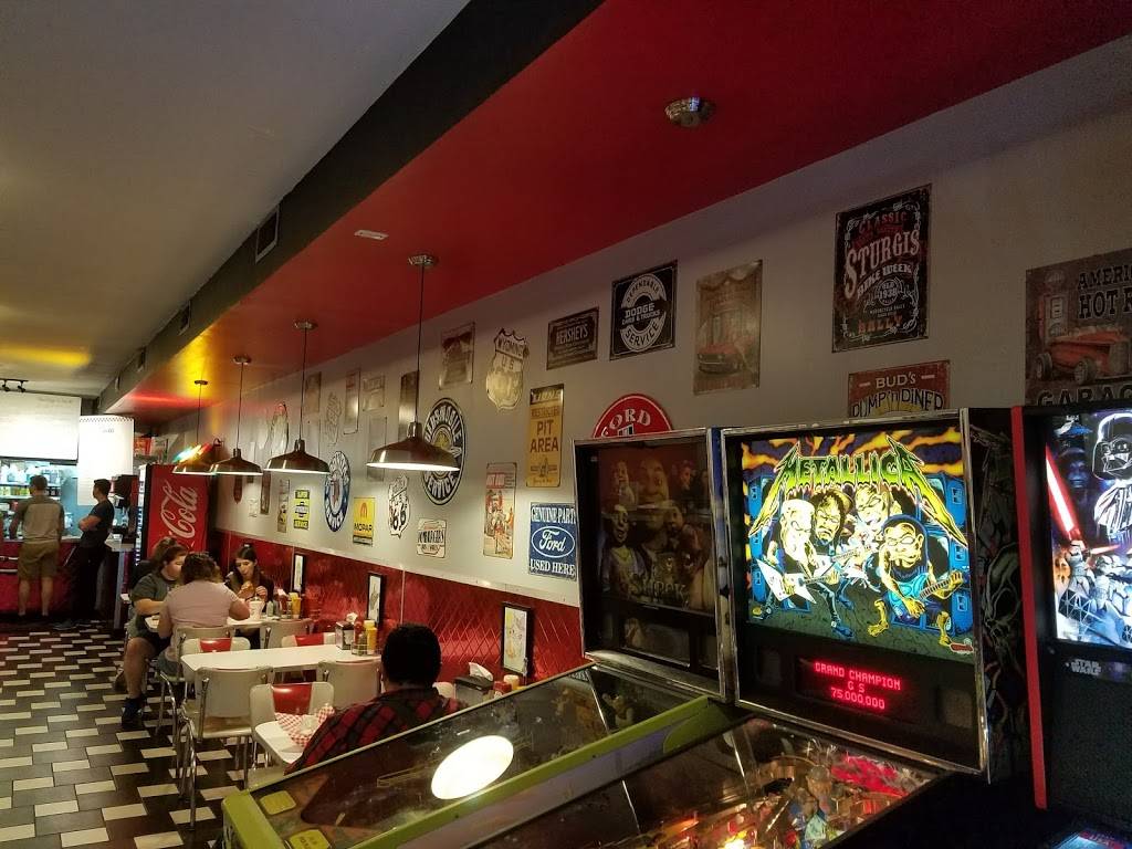 Tailpipes Burgers Fries & Shakes | restaurant | 417 High St, Morgantown, WV 26505, USA | 3042252535 OR +1 304-225-2535