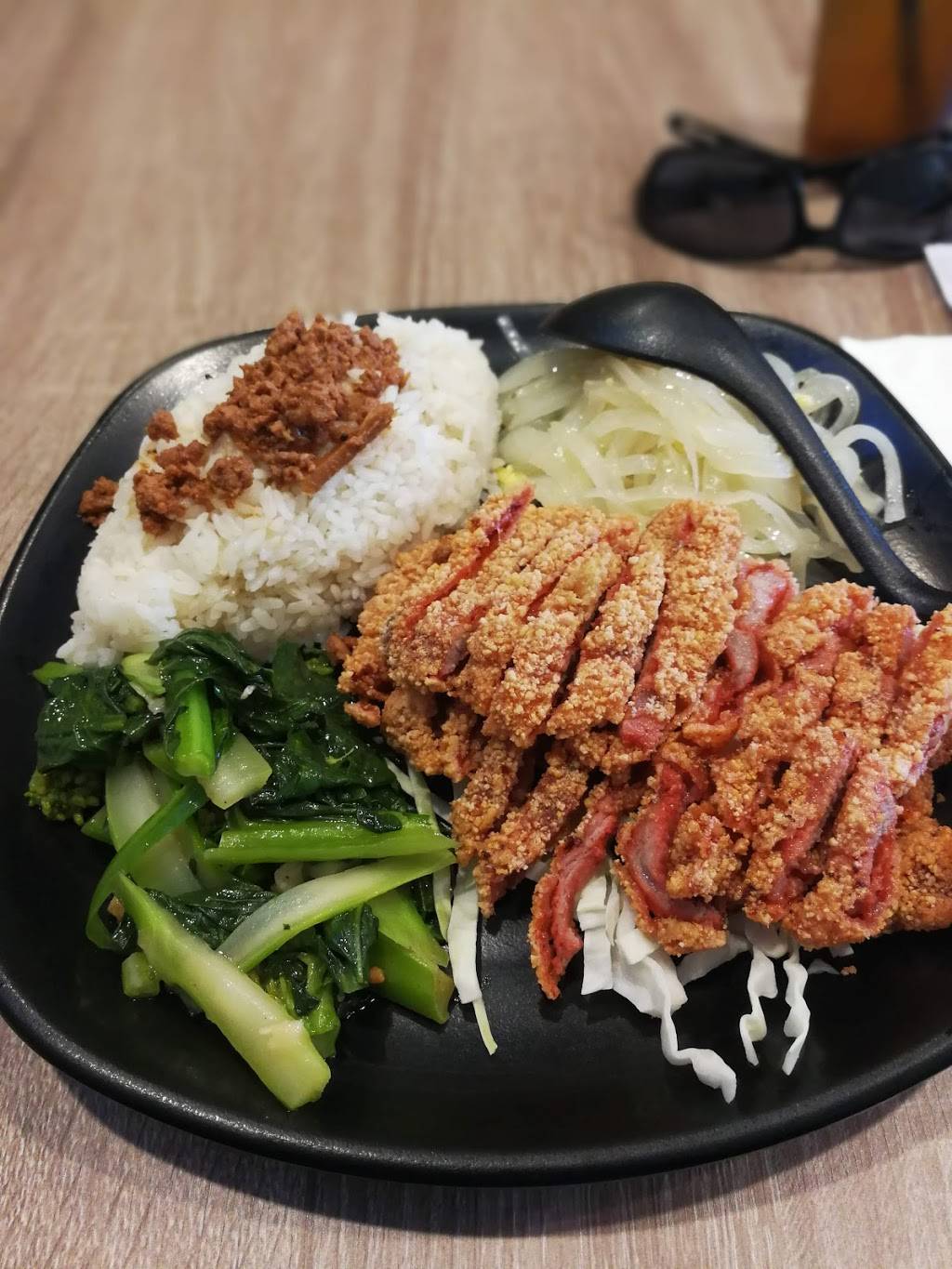 The Old Boys | restaurant | 333 N State College Blvd, Fullerton, CA 92831, USA | 7145193751 OR +1 714-519-3751