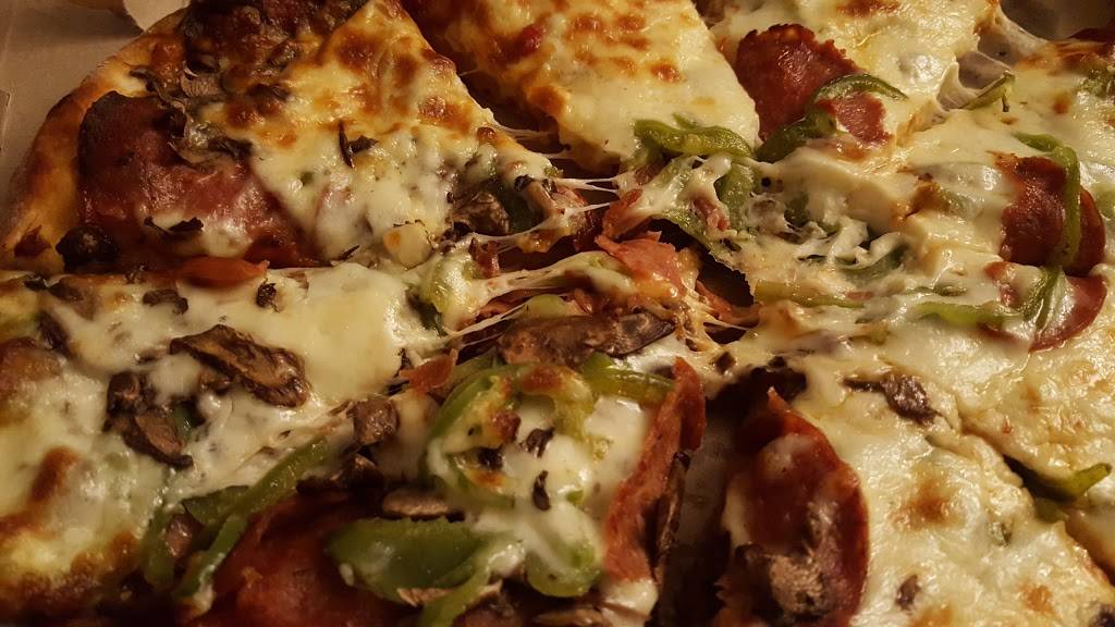 Coronet Pizza | restaurant | 1671 Rue Poirier, Saint-Laurent, QC H4L 1J2, Canada | 5147445847 OR +1 514-744-5847