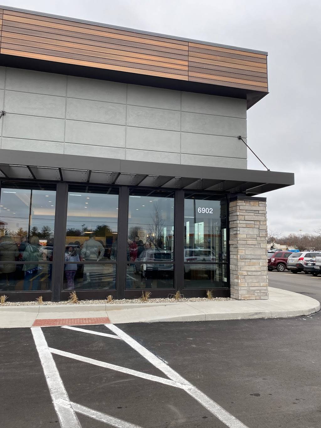 Panda Express | restaurant | 6902 Eastman Ave, Midland, MI 48642, USA | 9893728320 OR +1 989-372-8320