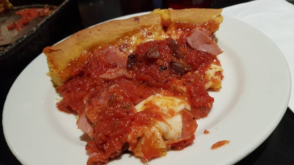 Ginos East of Chicago | restaurant | 820 S Milwaukee Ave, Libertyville, IL 60048, USA | 8473621300 OR +1 847-362-1300