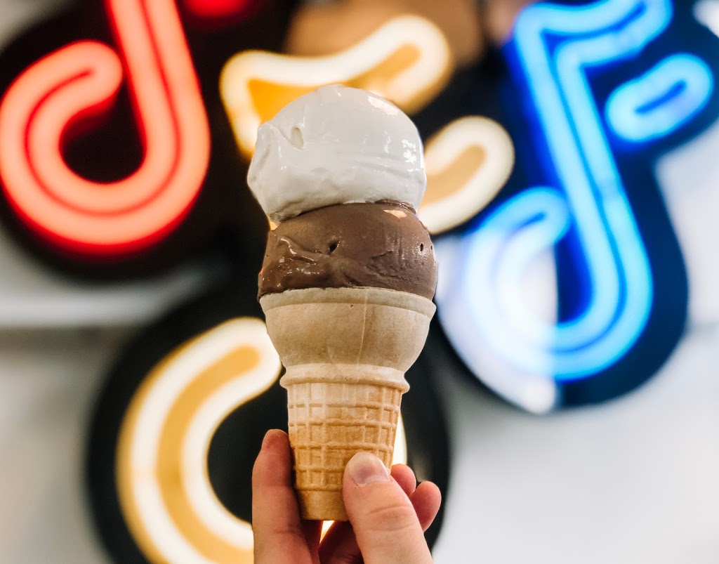 Shakes Frozen Custard | restaurant | 1065 US-98 E, Destin, FL 32541, USA | 8502691111 OR +1 850-269-1111