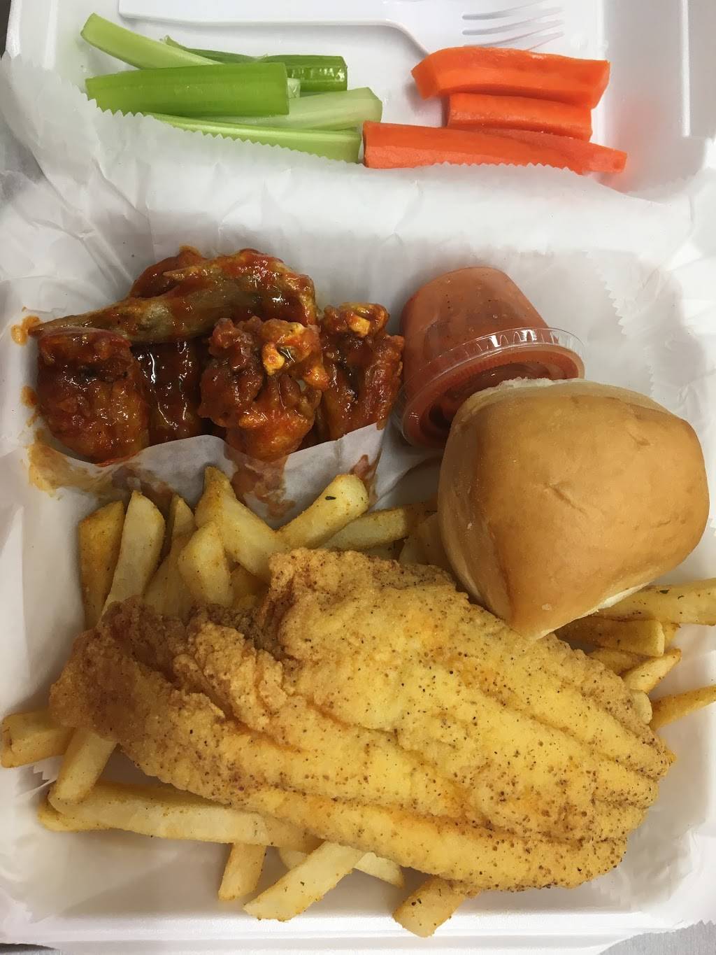 Habees Wing & Deli | restaurant | 3670 Summer Ave, Memphis, TN 38122, USA | 9014522300 OR +1 901-452-2300