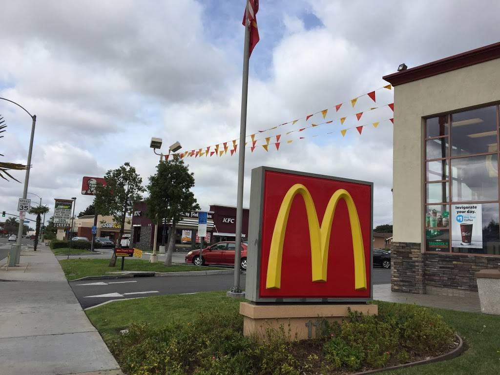 KFC | restaurant | 131 W Ball Rd, Anaheim, CA 92805, USA | 7146358231 OR +1 714-635-8231