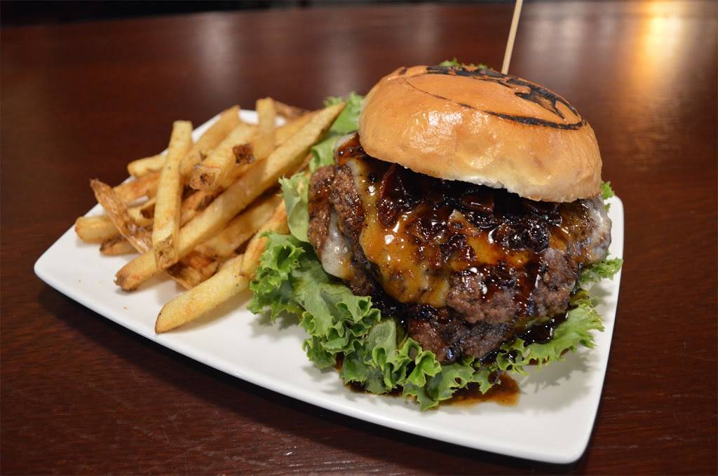 Magic Tree Pub & Eatery | restaurant | 7463 South Ave, Youngstown, OH 44512, USA | 3306292667 OR +1 330-629-2667