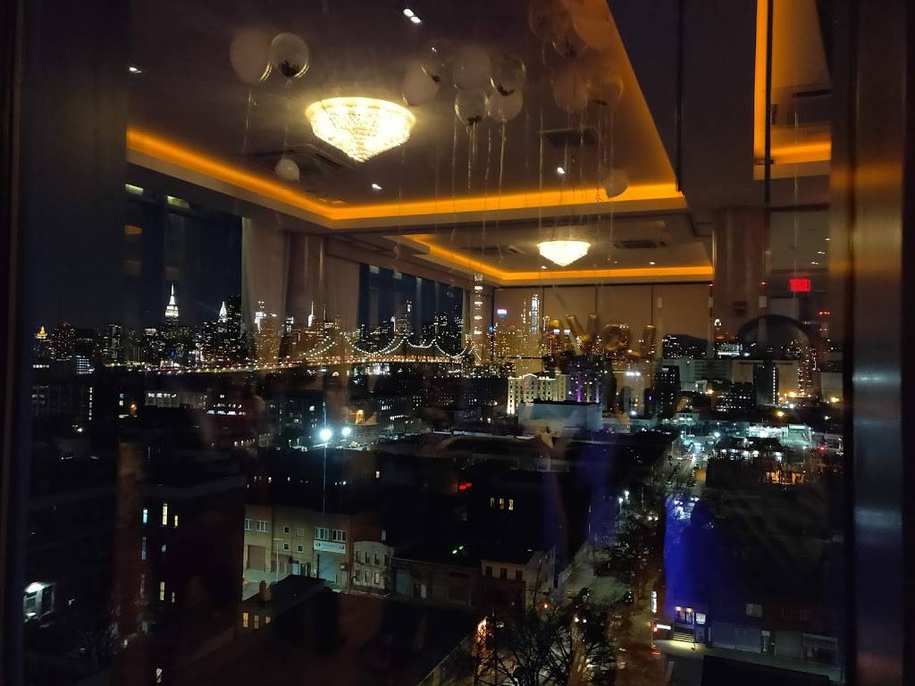 Vista Skylounge | restaurant | 27-05 39th Avenue Top Floor, Long Island City, NY 11101, USA | 3475363640 OR +1 347-536-3640