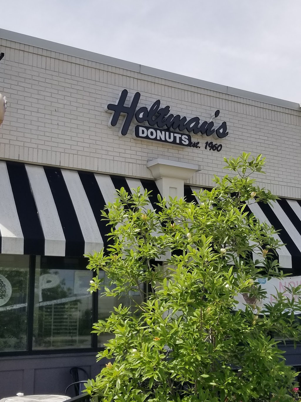 Holtmans Donuts | bakery | 9558 Civic Centre Blvd, West Chester Township, OH 45069, USA | 5137551261 OR +1 513-755-1261