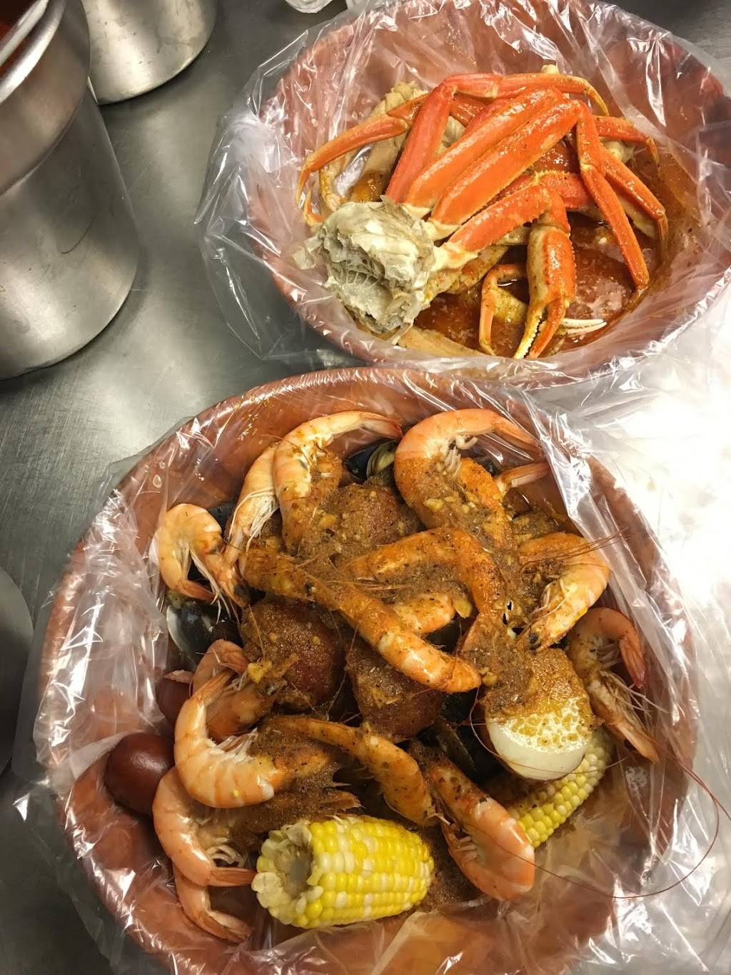Crackin Crawfish LLC | restaurant | 440 E McCullough Dr, Charlotte, NC 28262, USA | 7049006603 OR +1 704-900-6603