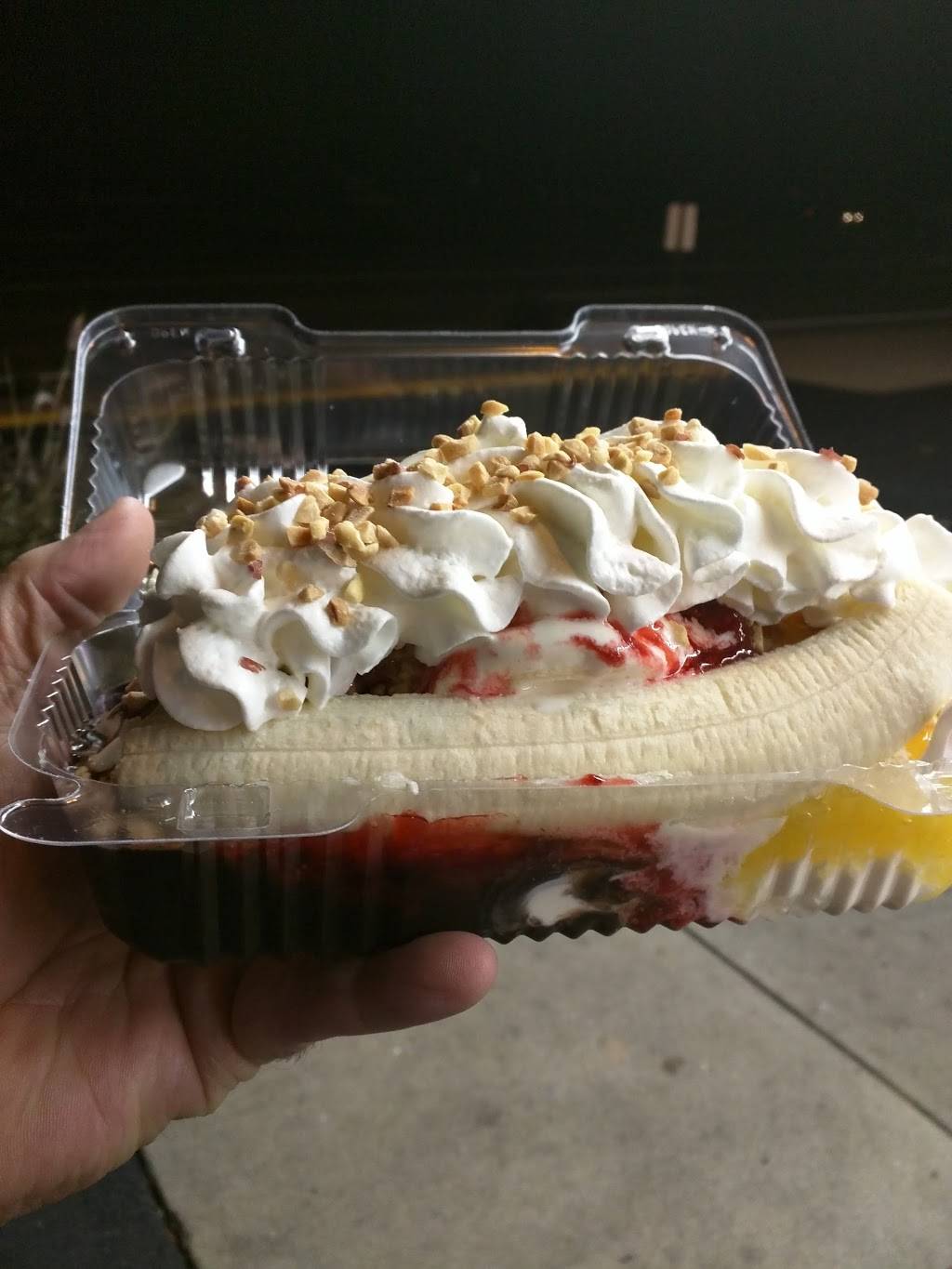 Chitter Chatter Ice Cream | restaurant | 8144 Airport Hwy, Holland, OH 43528, USA | 4198657223 OR +1 419-865-7223