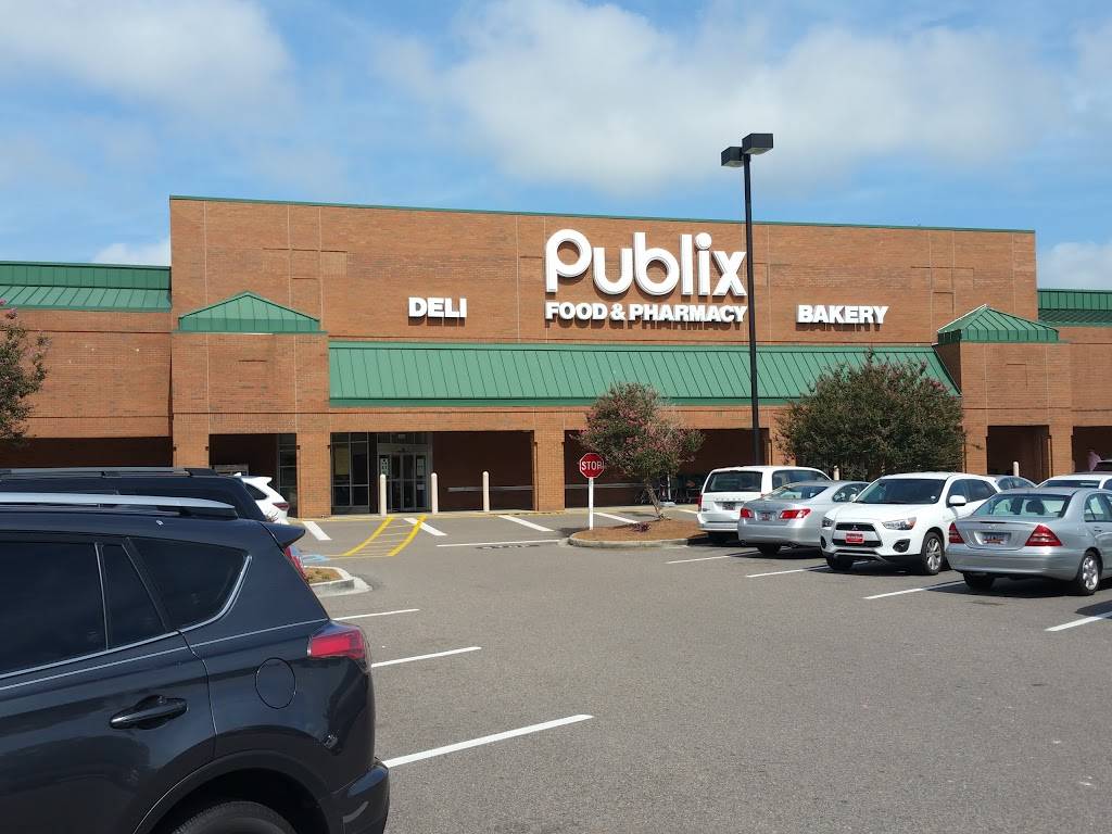 Merchants Village | shopping mall | 520 Folly Rd, Charleston, SC 29412, USA | 4045753200 OR +1 404-575-3200