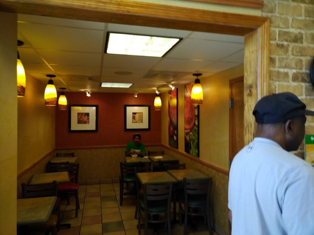 Subway | restaurant | 425 E Belt Blvd, Richmond, VA 23224, USA | 8042312020 OR +1 804-231-2020