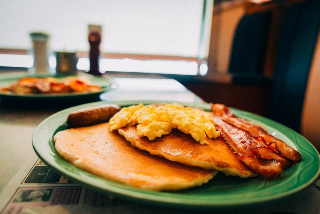 Raceway Diner | restaurant | 833 Yonkers Ave, Yonkers, NY 10704, USA | 9149694343 OR +1 914-969-4343