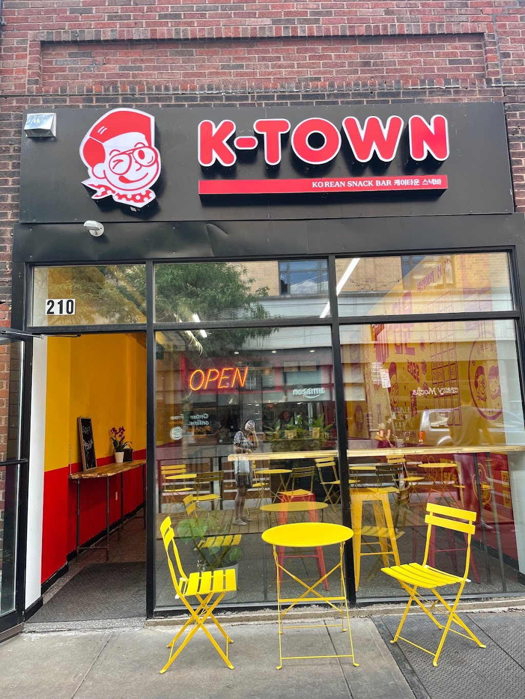 K-Town Snack Bar | restaurant | 210 Oakland Ave, Pittsburgh, PA 15213, USA | 4125865488 OR +1 412-586-5488