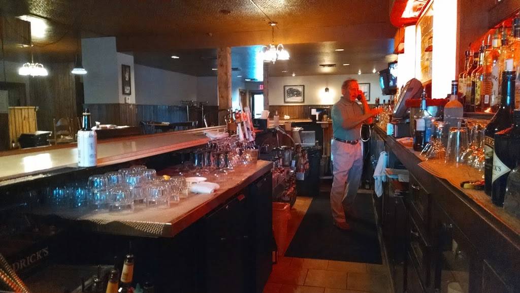 Idlewile Inn | restaurant | 1306 Main St, St Cloud, WI 53079, USA | 9209994404 OR +1 920-999-4404