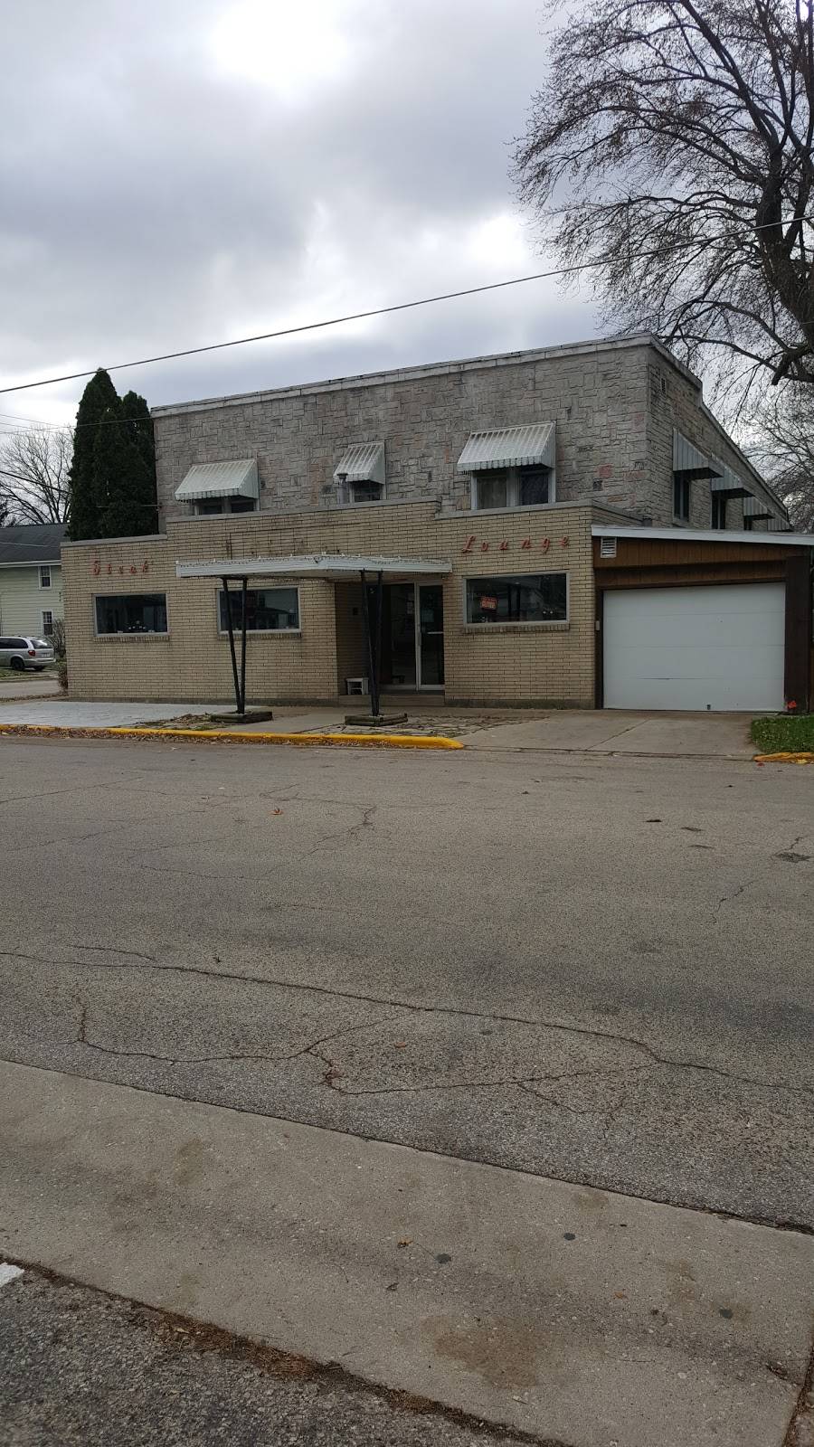 Voelkers Steak House | restaurant | 415 E South St, Beaver Dam, WI 53916, USA | 9208859924 OR +1 920-885-9924