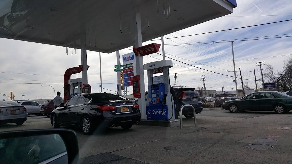 Mobil | restaurant | 791 Stewart Ave, Garden City, NY 11530, USA | 5167970300 OR +1 516-797-0300