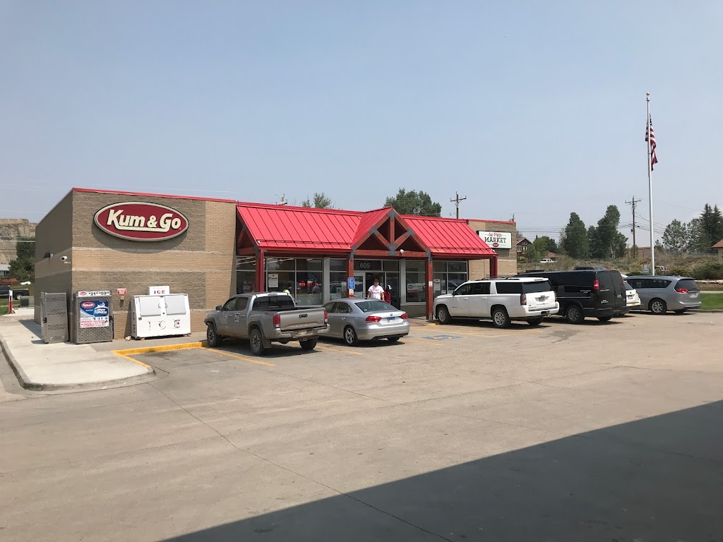 Kum & Go | meal takeaway | 605 Park Ave, Kremmling, CO 80459, USA | 9707241105 OR +1 970-724-1105
