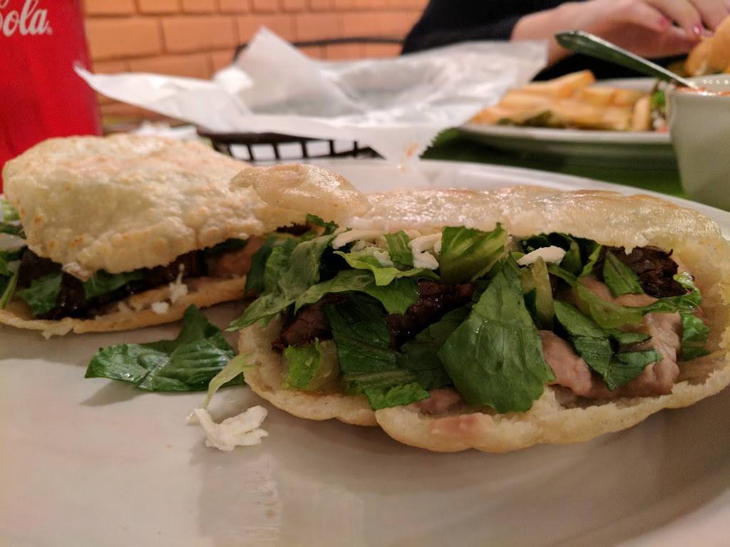 Los Comales Mexican Restaurant | restaurant | 2136 E 7th St, Austin, TX 78702, USA | 5124809358 OR +1 512-480-9358