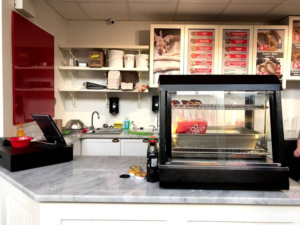 Mr. Pretzels | restaurant | 2121 Carling Ave, Ottawa, ON K2A 1H2, Canada | 6137281135 OR +1 613-728-1135