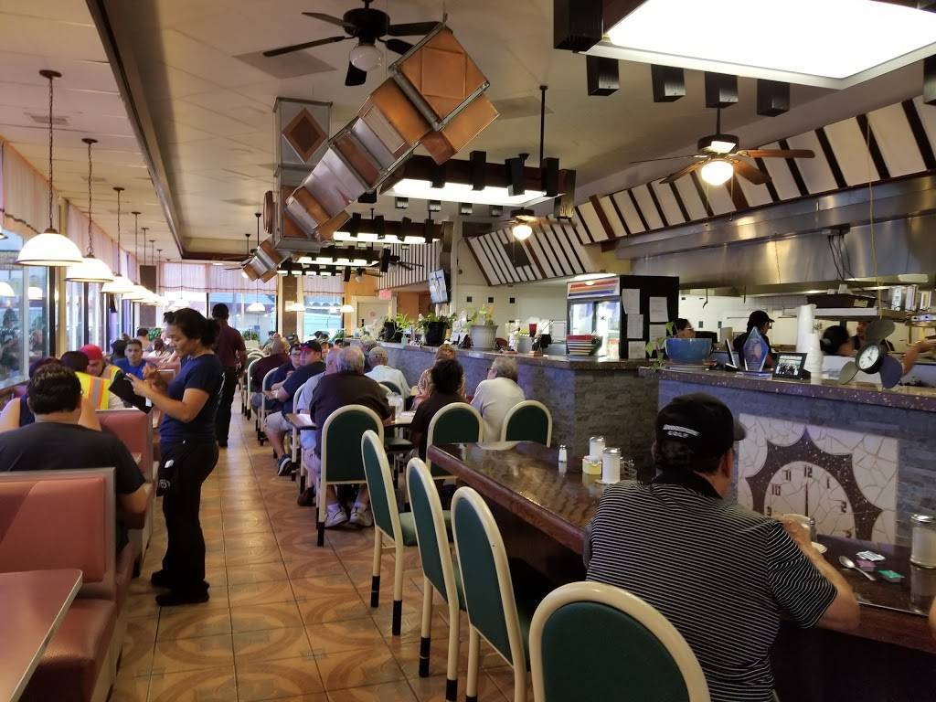 New Clock Restaurant | restaurant | 8409 Dyer St, El Paso, TX 79904, USA | 9157516367 OR +1 915-751-6367