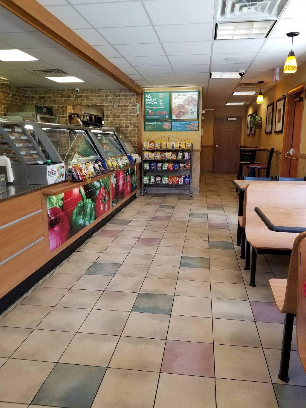 Subway | restaurant | 2183 W High St NE Unit B, Newark, OH 43055, USA | 7407637097 OR +1 740-763-7097