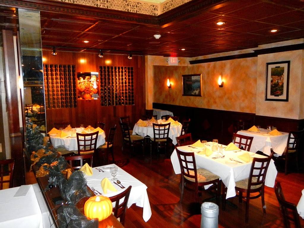 Mias | restaurant | 31 Rockaway Ave, Valley Stream, NY 11580, USA | 5168252117 OR +1 516-825-2117