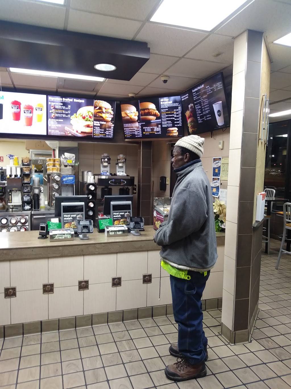 McDonalds | cafe | 524 Murfreesboro Rd, Nashville, TN 37210, USA | 6152447341 OR +1 615-244-7341