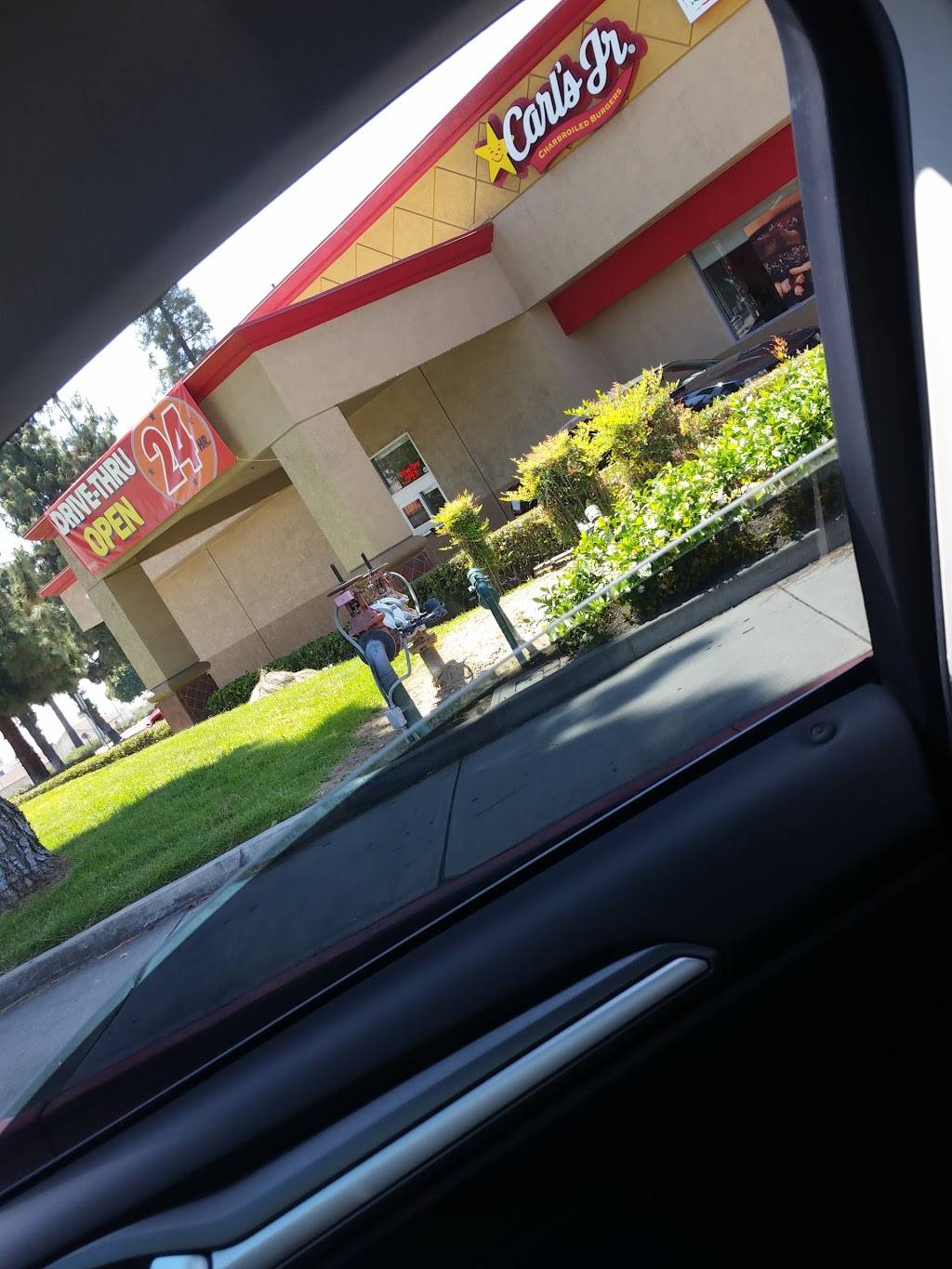 Carls Jr. / Green Burrito | restaurant | 5295 Holt Blvd, Montclair, CA 91763, USA | 9096211895 OR +1 909-621-1895