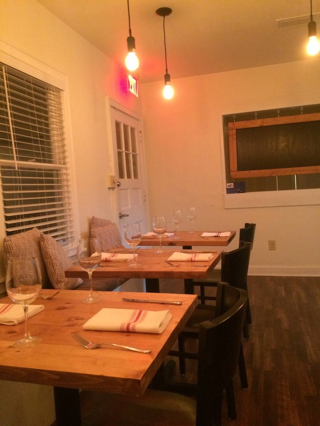 Nutwood | restaurant | 132 Ave B SW, Winter Haven, FL 33880, USA | 8632297770 OR +1 863-229-7770