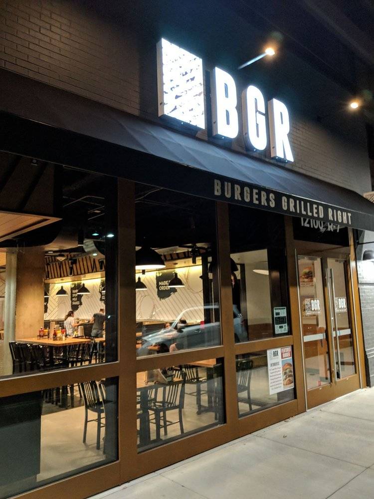 BGR The Burger Joint | restaurant | 12100 Sunset Hills Rd R7, Reston, VA 20190, USA | 5713131021 OR +1 571-313-1021
