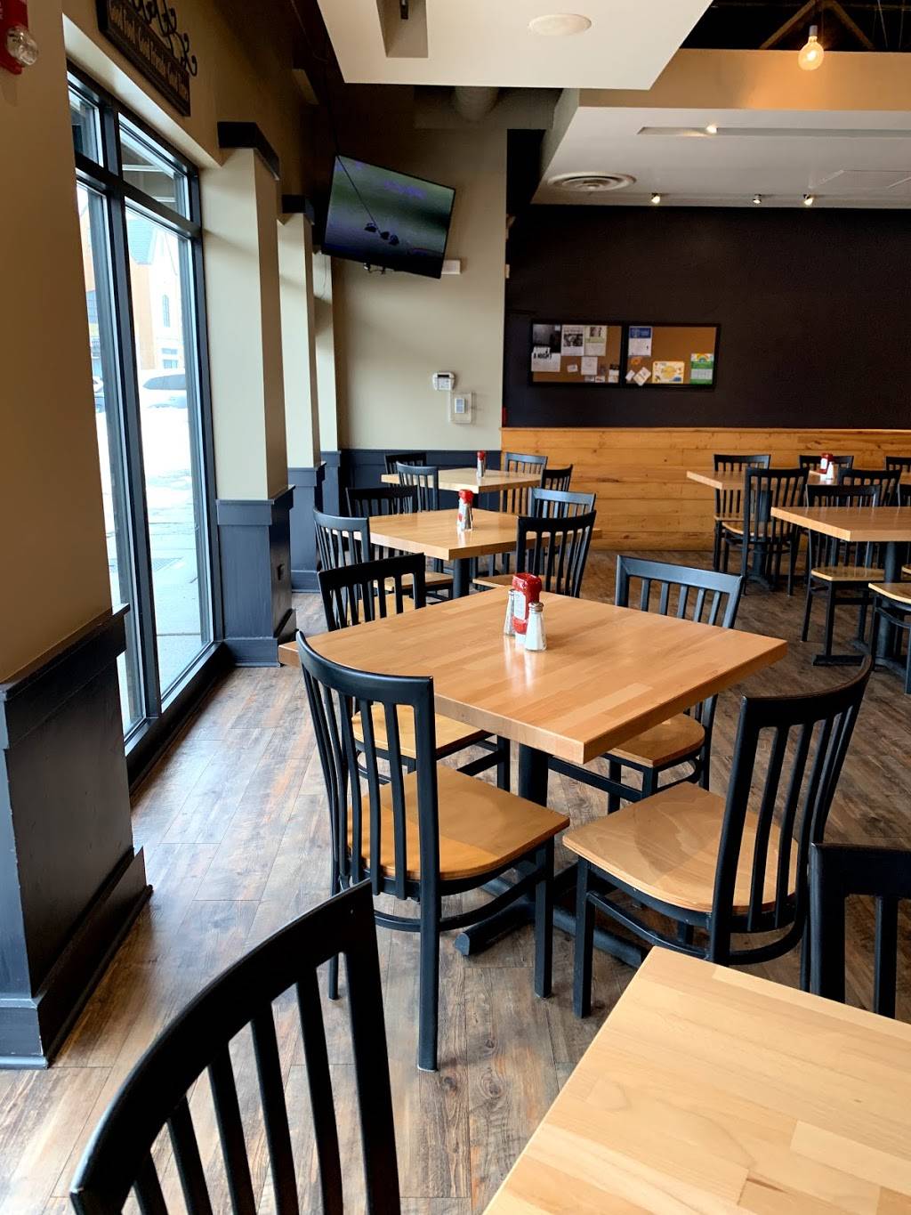 Backyard Grill | restaurant | 1825 2nd St, Highland Park, IL 60035, USA | 8476818400 OR +1 847-681-8400