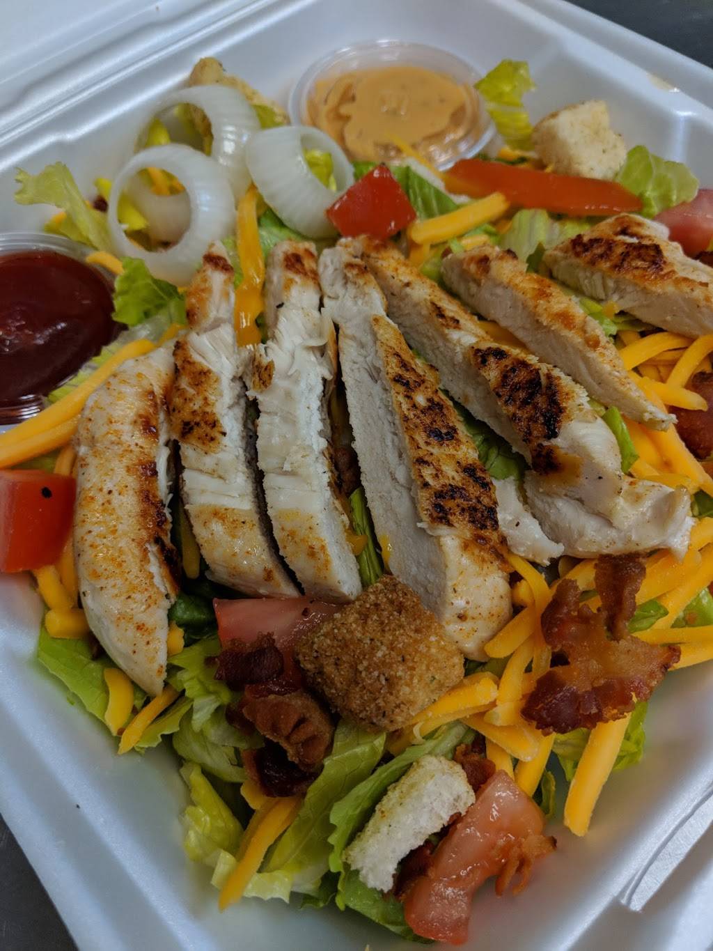 Mels Bar & Grill | restaurant | 137 E Main St, Brandon, WI 53919, USA | 9203465678 OR +1 920-346-5678