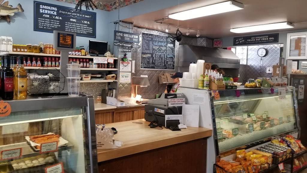Hagens Fish Market | restaurant | 5635 W Montrose Ave, Chicago, IL 60634, USA | 7732831944 OR +1 773-283-1944