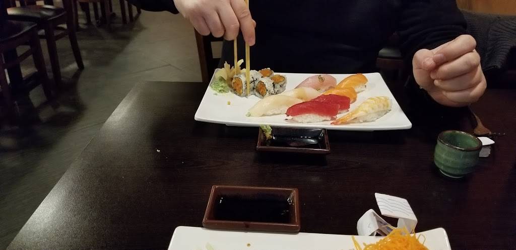 Sakana Sushi Asian Fusion Restaurant | meal takeaway | 434 Town Center, New Britain, PA 18901, USA | 2153451211 OR +1 215-345-1211