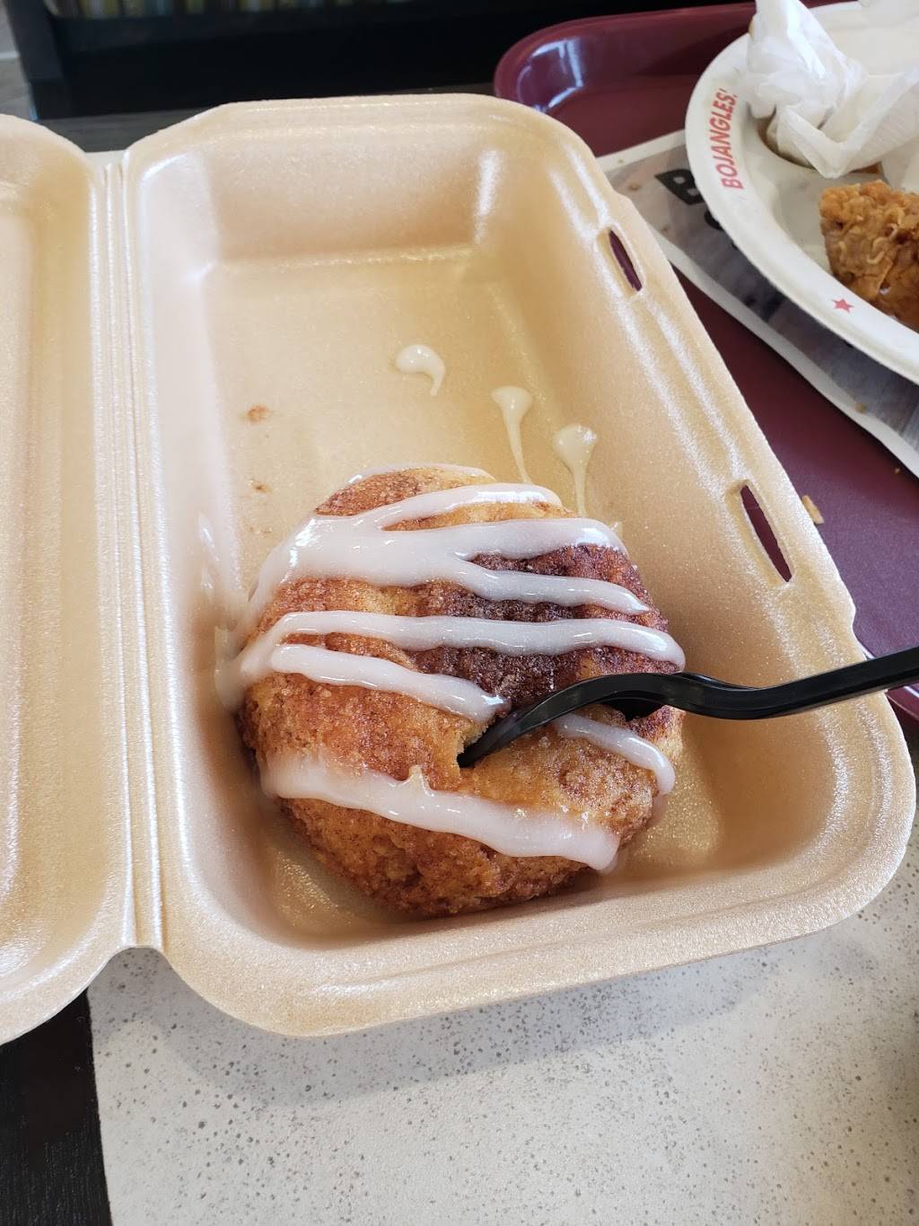 Bojangles Famous Chicken n Biscuits | restaurant | 9066 Eastchase Pkwy, Montgomery, AL 36117, USA | 3343567375 OR +1 334-356-7375