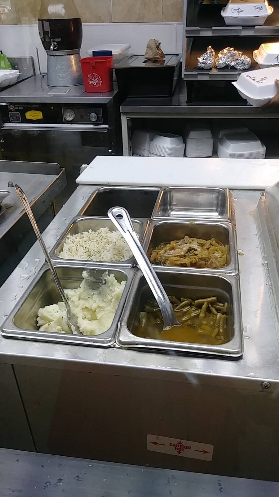 Glo’s Soul Kitchen | meal takeaway | 5656 The Alameda, Baltimore, MD 21239, USA | 4434388663 OR +1 443-438-8663