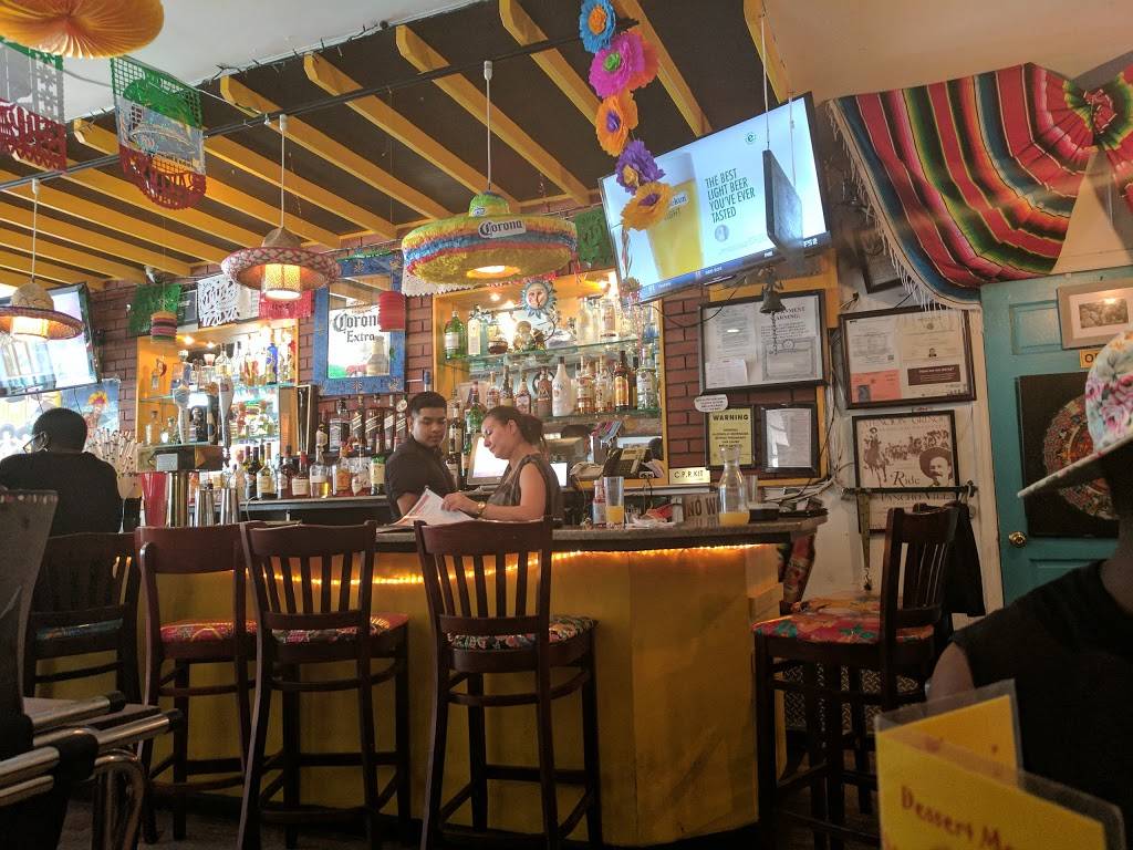 Los Pollitos III | restaurant | 2526, 499 Myrtle Ave, Brooklyn, NY 11205, USA | 3473538276 OR +1 347-353-8276