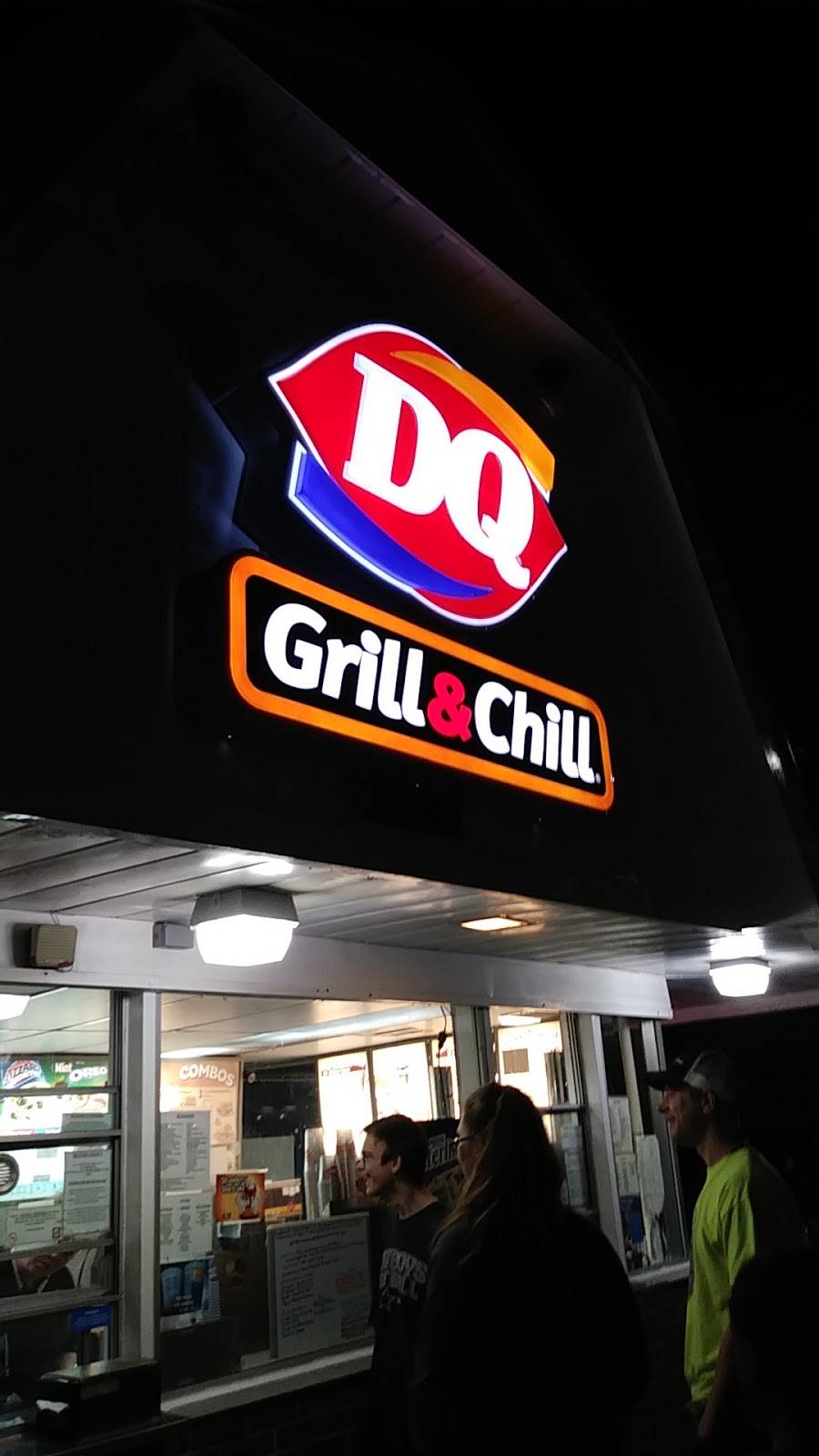Dairy Queen | restaurant | 17207 E 9 Mile Rd, Eastpointe, MI 48021, USA | 5867738570 OR +1 586-773-8570