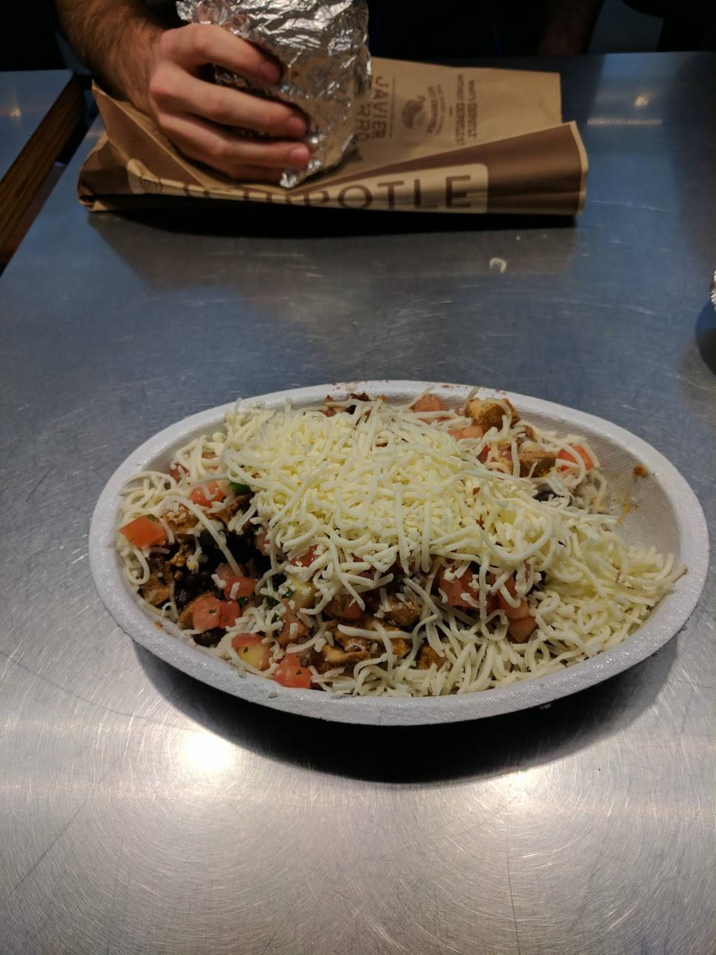 Chipotle Mexican Grill | restaurant | 6 E Washington St Ste 100, Indianapolis, IN 46204, USA | 3176535098 OR +1 317-653-5098