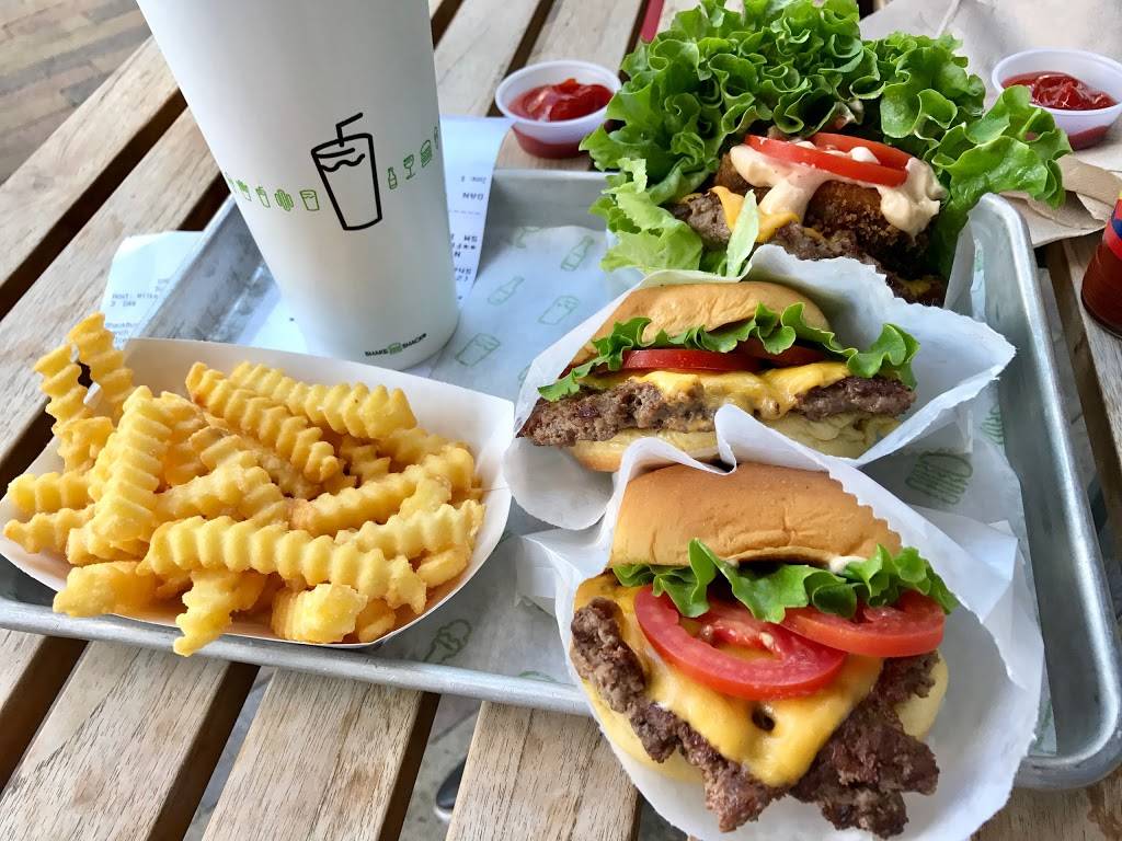 Shake Shack | meal takeaway | 10975 Oval Park Dr, Las Vegas, NV 89135, USA | 7029641025 OR +1 702-964-1025