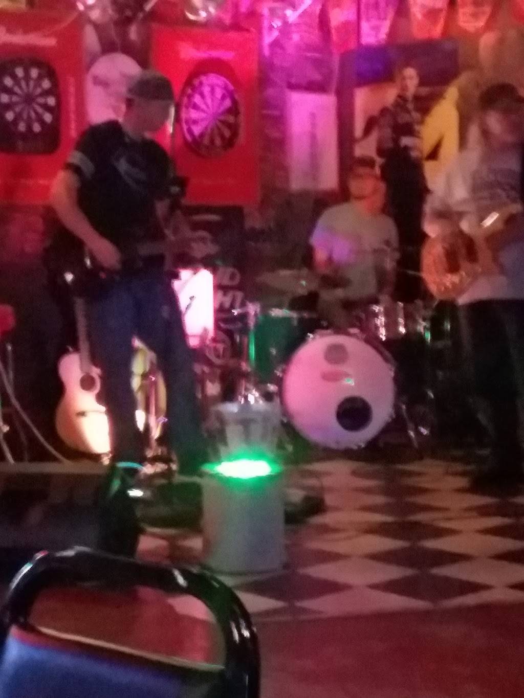 Tammy’s Outback Bar and Grill | restaurant | 2921, 207 Edison St W, Fayetteville, TN 37334, USA | 9314337719 OR +1 931-433-7719