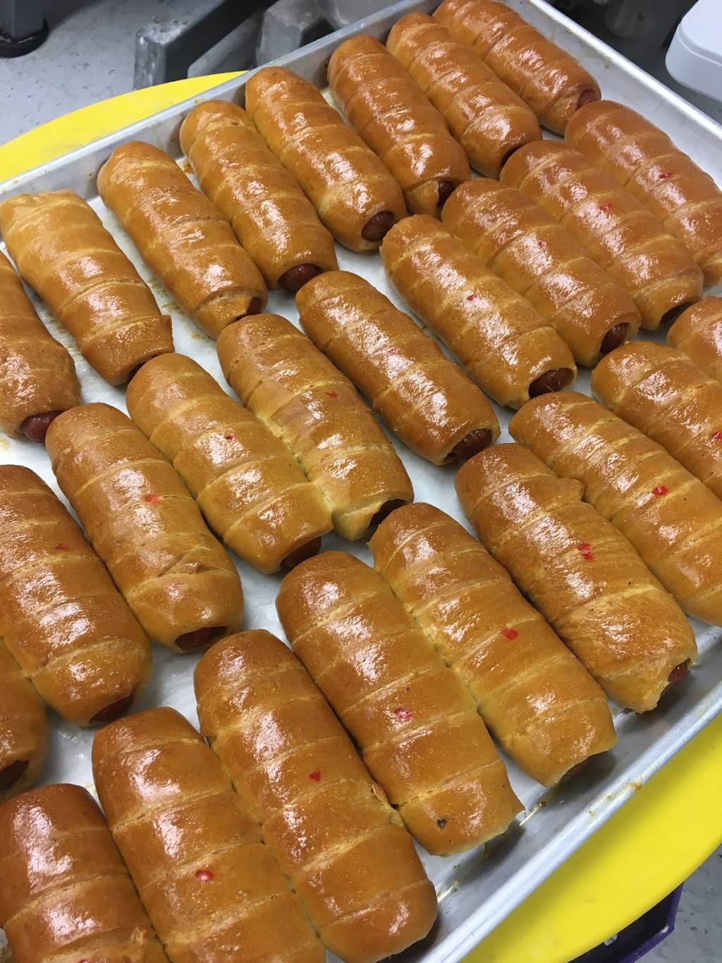 Donuts palace in Lake Arthur | restaurant | 500 N Hwy26, Lake Arthur, LA 70549, USA | 3375485016 OR +1 337-548-5016