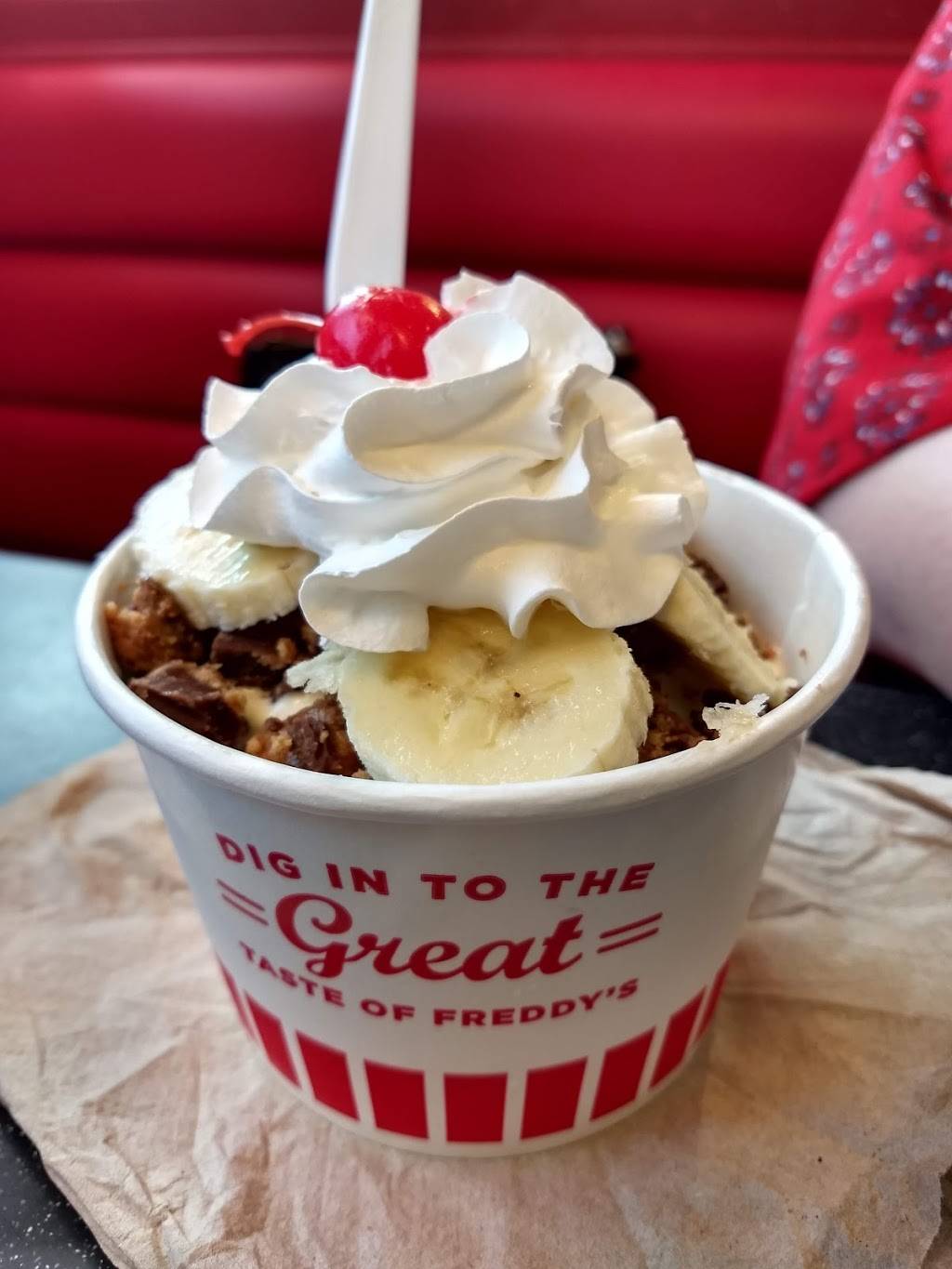 Freddys Frozen Custard & Steakburgers | restaurant | 5634 Grove Blvd, Hoover, AL 35226, USA | 2059897989 OR +1 205-989-7989