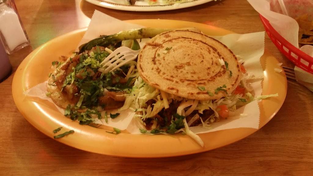 Taqueria El Cabrito | restaurant | 1100 S 11th St, Milwaukee, WI 53204, USA | 4143859000 OR +1 414-385-9000