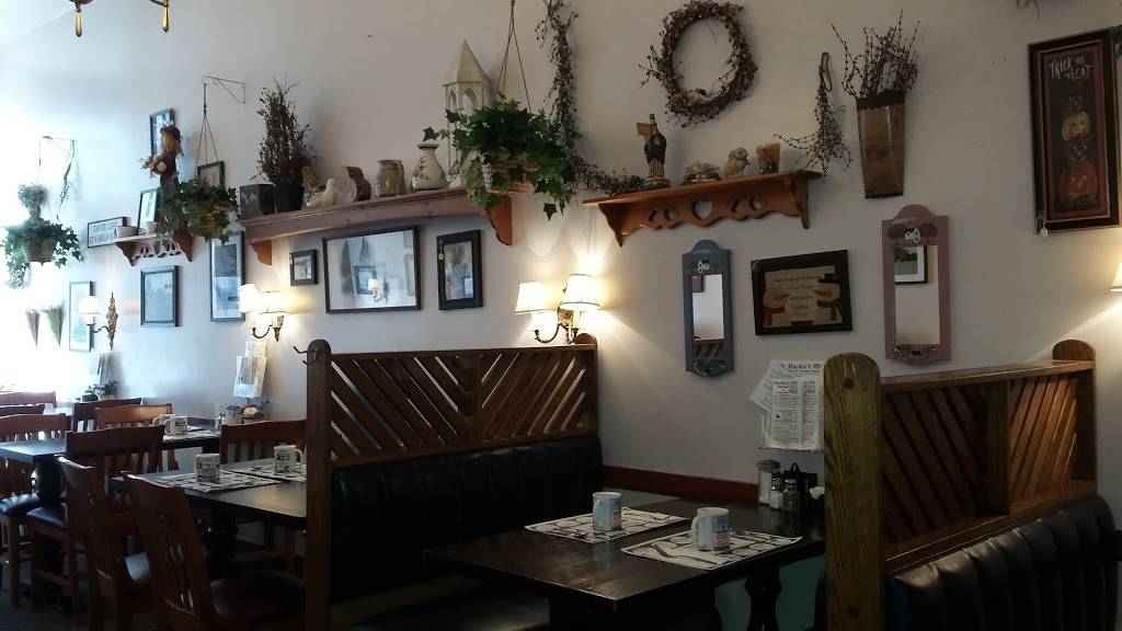 Mackies Restaurant & Country Store | restaurant | 49 N Washington St, North Attleborough, MA 02760, USA | 5086434141 OR +1 508-643-4141