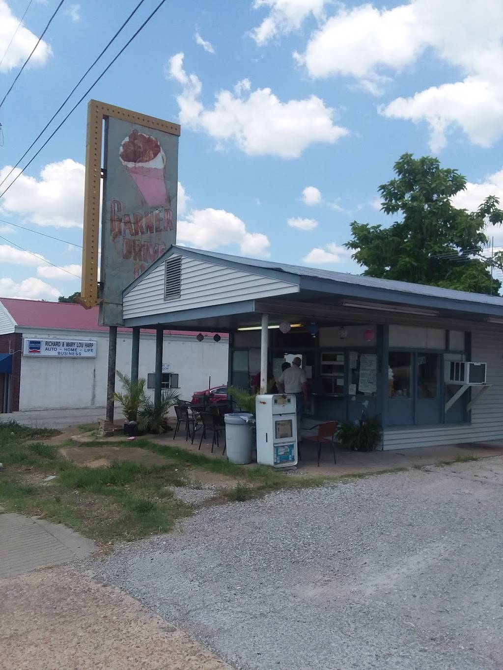 Garner Drive In | restaurant | 117 N Main St, Berryville, AR 72616, USA | 8704232123 OR +1 870-423-2123